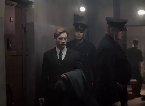 TwoProsecutors_134241817002324647_big-cine_deskt.webp