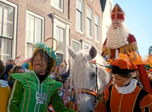 DeClubvanSinterklaasfilmEenDolleBeestenboel_134037081108419369_big-cine_deskt.webp