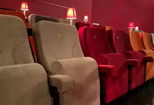 492-9-cine_deskt-cine_deskt.webp