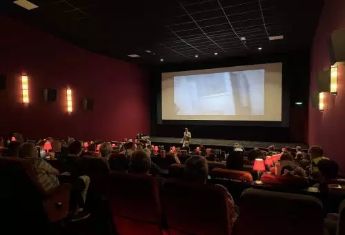 IMG_8851-cine_deskt.webp